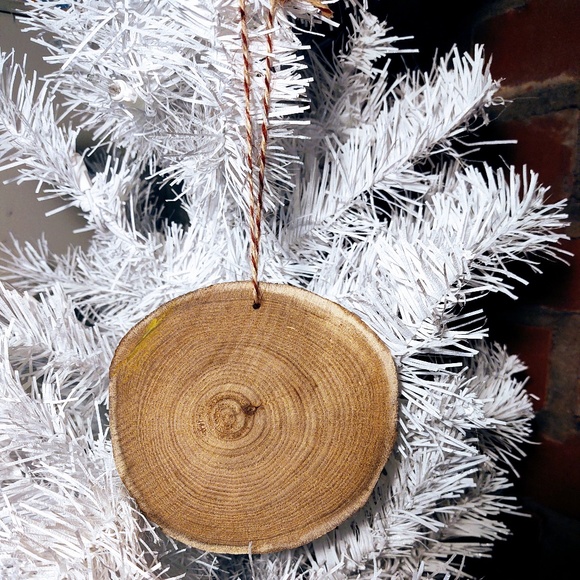 HAND CRAFTED WOOD MERRY CHRISTMAS ORNAMENT/WE WOOF YOU A MERRY CHRISTMAS DECOR - Picture 2 of 3